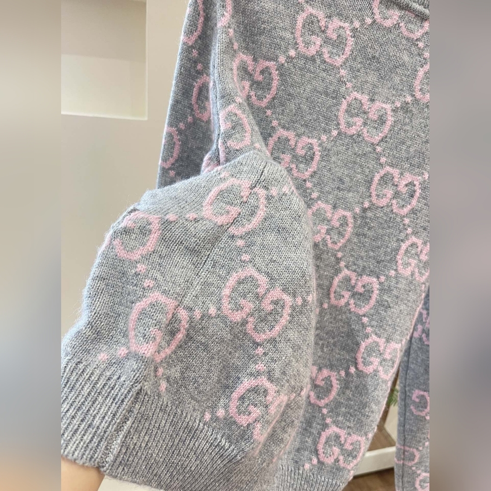 Gucci Pink Logo Gray Cardigan - Picture 4 of 9